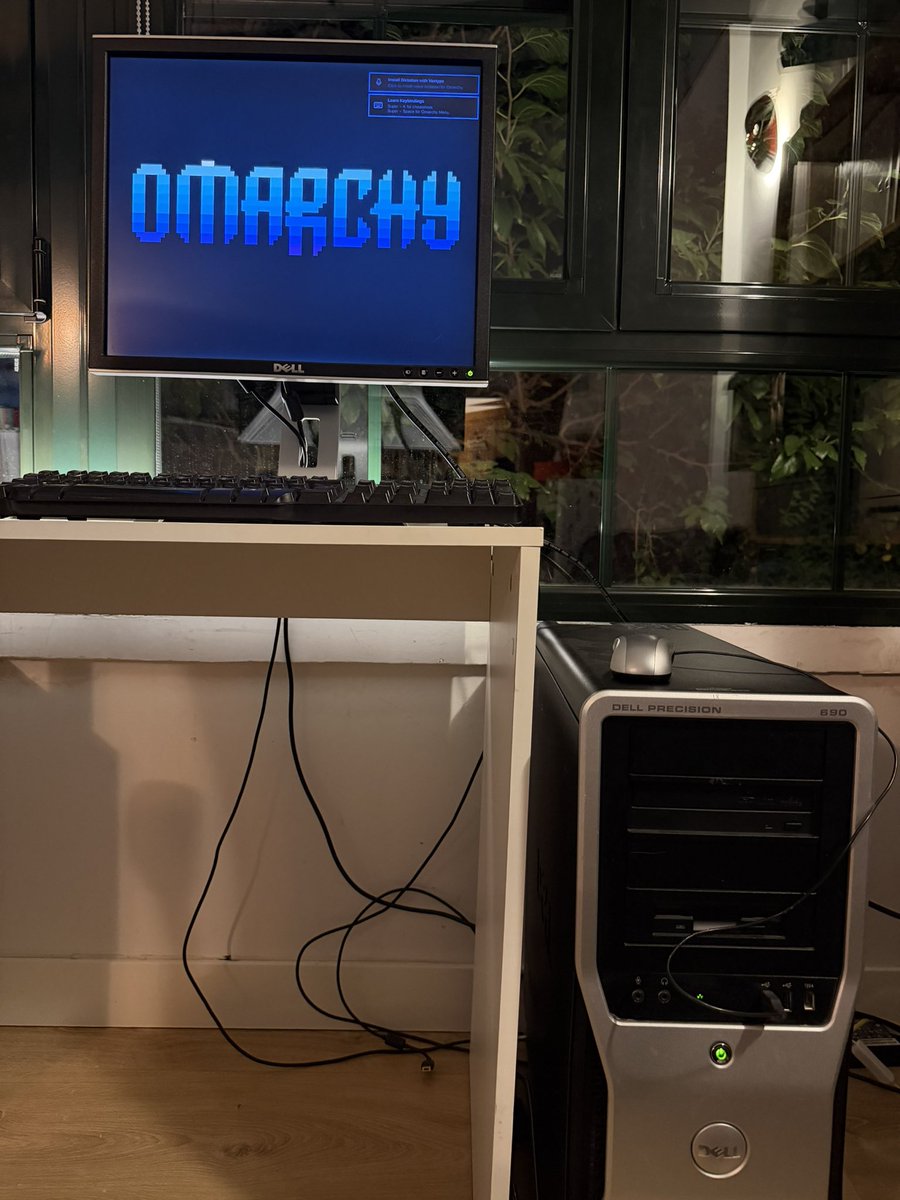eduardo_amo's tweet photo. The old but glorious workstation @dell Precision 690 from 20 years ago, the very same I used to build @datocapital, comes back to life thanks to Omarchy. Well done @dhh https://t.co/2pvjwAZb07