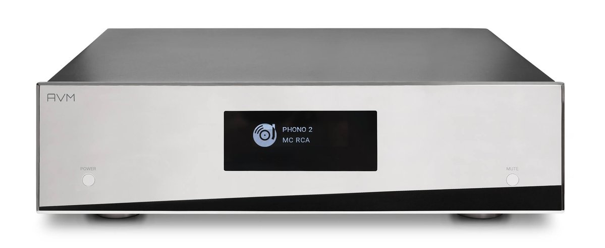 fairaudio_de's tweet photo. NEWS Phono meets Philosophie - Phonovorverstärker AVM PH 3.3 & PH 5.3: https://t.co/nIc4cM1YuD
#turntable #plattenspieler #analogaudio #phonovorstufe #phonopre #phonoverstärker #hifinews #hifi #news #fairaudio #stereo #highend #highendaudio #bestsound #audio #audionews #avmaudio https://t.co/KUkvwc6fwq