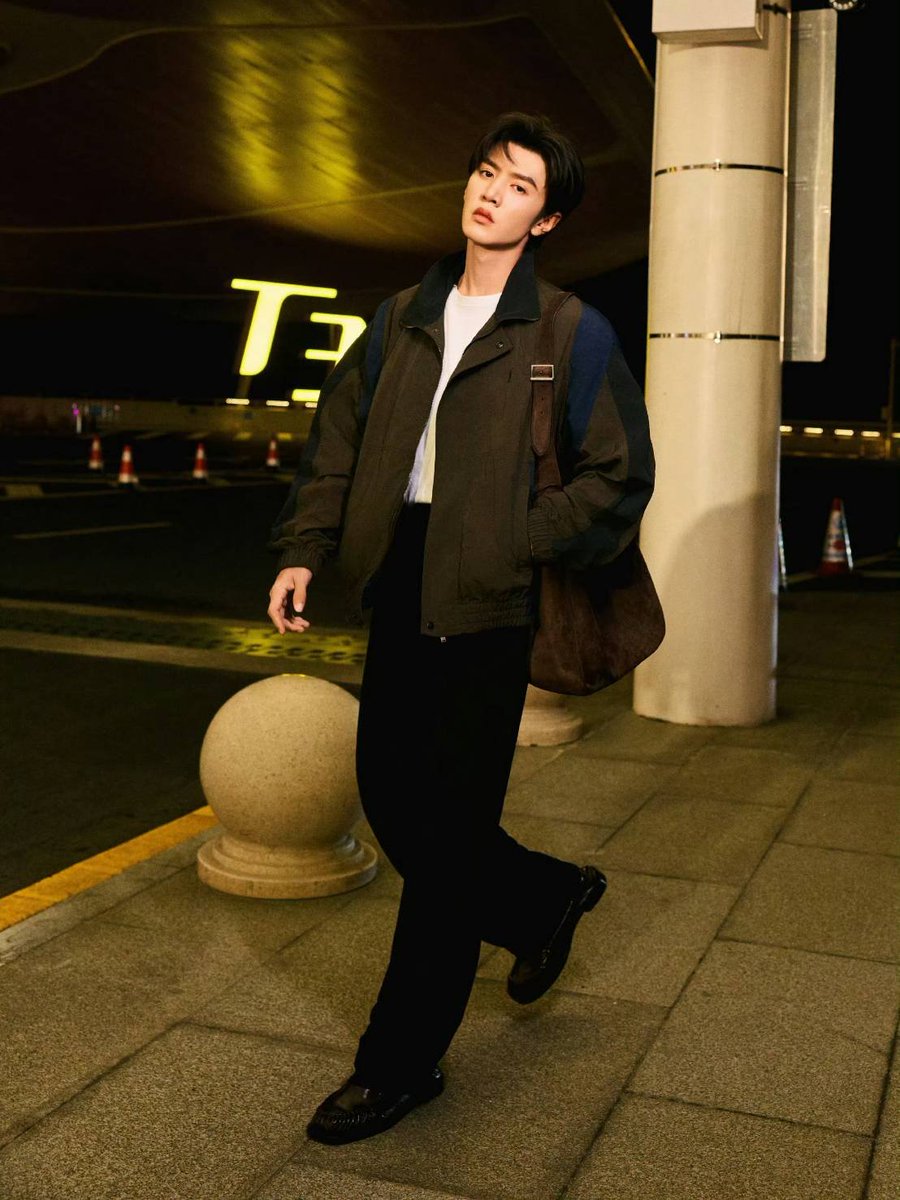dungta31985's tweet photo. Can’t wait to see Chen Zheyuan shine in Paris.✨🇫🇷🔥

ZHEYUAN SHINES IN PARIS

#ChenZheyuanForYSL
#ChenZheyuanxSaintLaurent
#ChenZheyuan @YSL https://t.co/R0rcPEI7dO