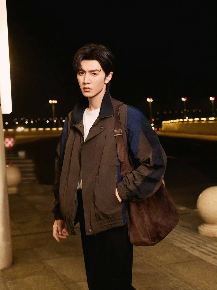 dungta31985's tweet photo. Can’t wait to see Chen Zheyuan shine in Paris.✨🇫🇷🔥

ZHEYUAN SHINES IN PARIS

#ChenZheyuanForYSL
#ChenZheyuanxSaintLaurent
#ChenZheyuan @YSL https://t.co/R0rcPEI7dO
