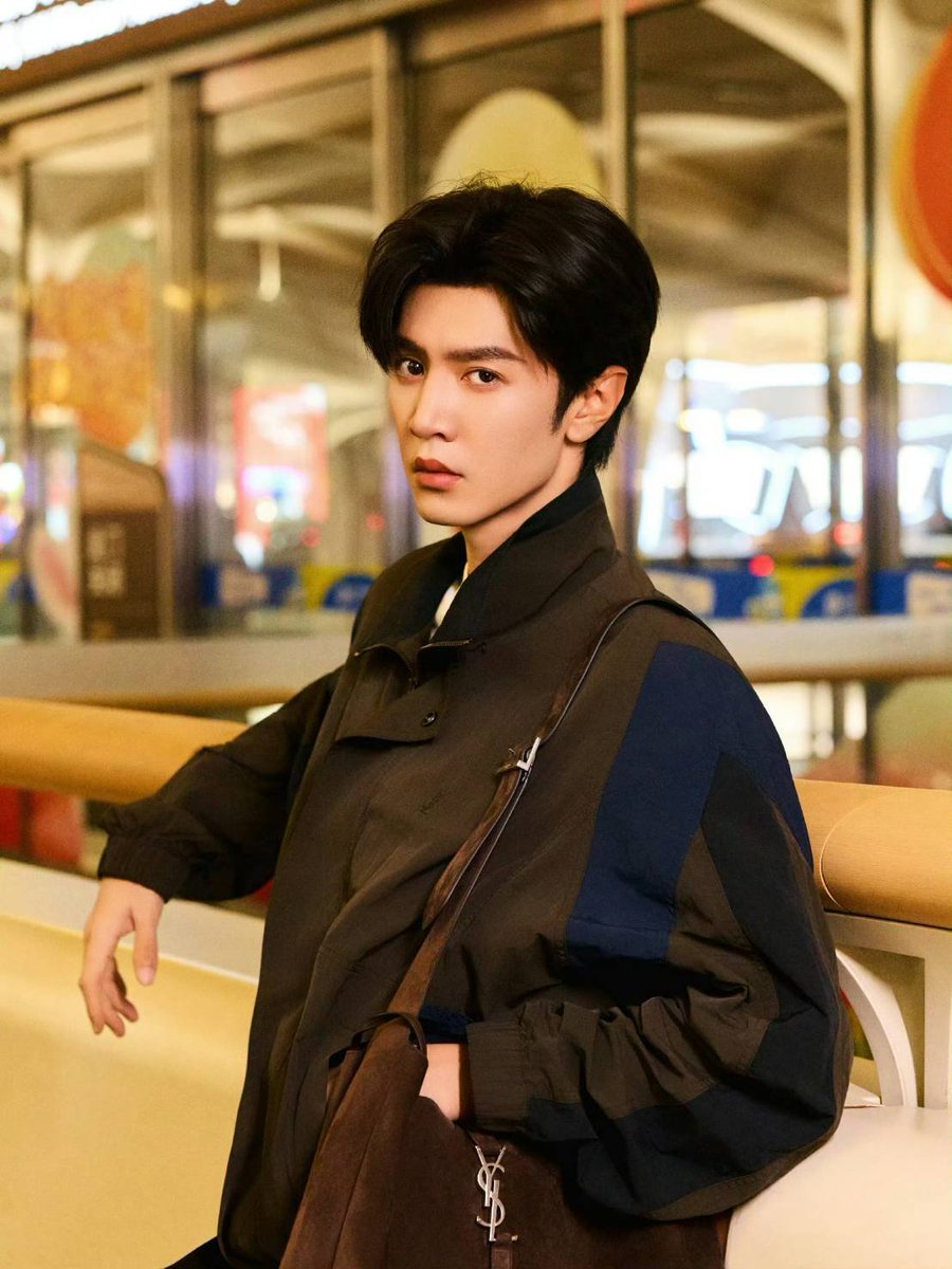 dungta31985's tweet photo. Can’t wait to see Chen Zheyuan shine in Paris.✨🇫🇷🔥

ZHEYUAN SHINES IN PARIS

#ChenZheyuanForYSL
#ChenZheyuanxSaintLaurent
#ChenZheyuan @YSL https://t.co/R0rcPEI7dO