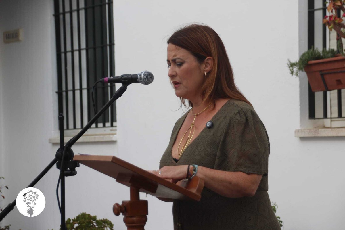 HdadPastora_Sf's tweet photo. #FELICITACIONES | Desde nuestra Hermandad felicitamos a nuestra hermana Dña. Isabel Luna Ruiz por su nombramiento como Pregonera de las Glorias nuestra ciudad.

La encomendamos a la Divina Pastora de las Almas para que le sirva de inspiración en su cometido. https://t.co/cLiKE37CdY