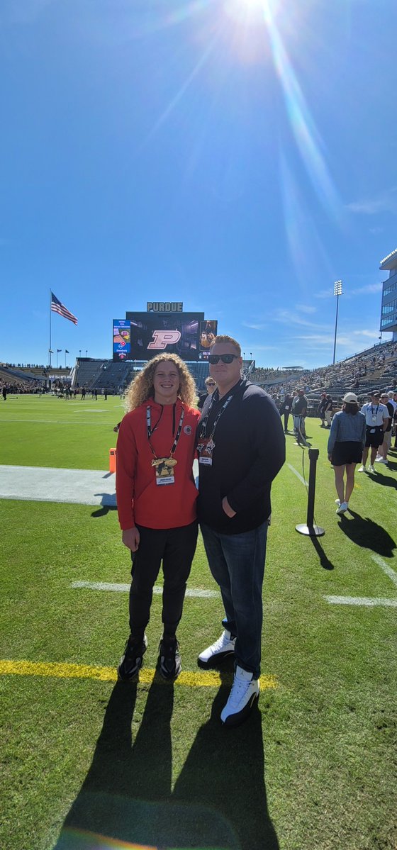 2LincolnQB's tweet photo. Had a great time being back at @BoilerFootball to watch them take on Notre Dame. @CoachHinshaw @AAppleby12 @Coach_Henson @Coach_Odom @owenrsmith11 @AllenTrieu @On3 @247sports @PrepRedzoneOH @PurdueSports @TheUCReport @theatheletesfirm @CoachRayRapley https://t.co/wC22NxFpd4