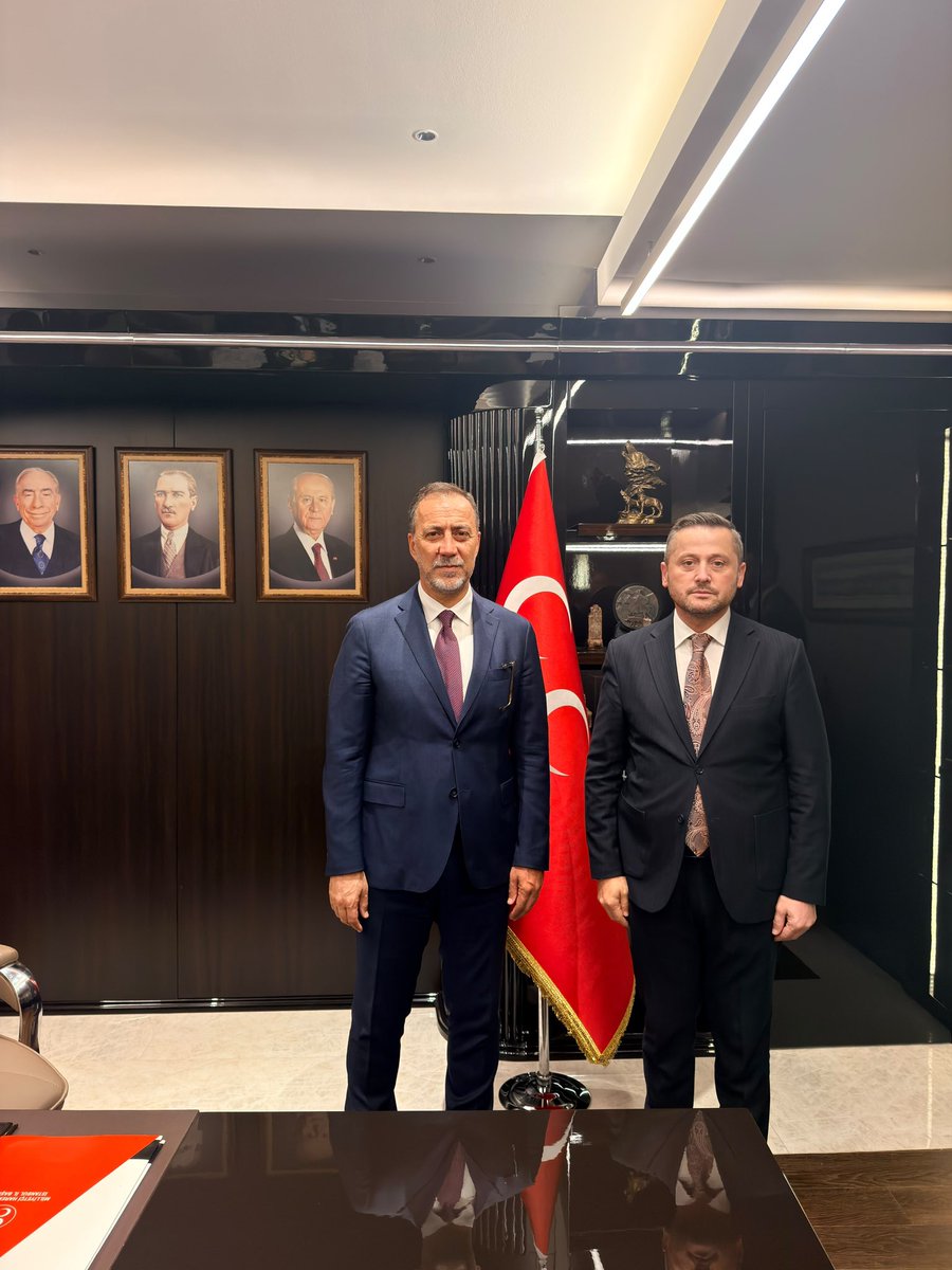 saffetdemirbass's tweet photo. Adamın adamı değil, davasının adamı olanlar; bugünün taliplisi olanlar değil, geleceğin mimarlığına soyunanlar; günlük heva ve hırslara kapılanlar değil, büyük hedeflerin potasında eriyenler Türk milletini hak ettiği menzile ve mevkie taşıyacak serdengeçtilerdir.

   Liderimiz Devlet BAHÇELİ