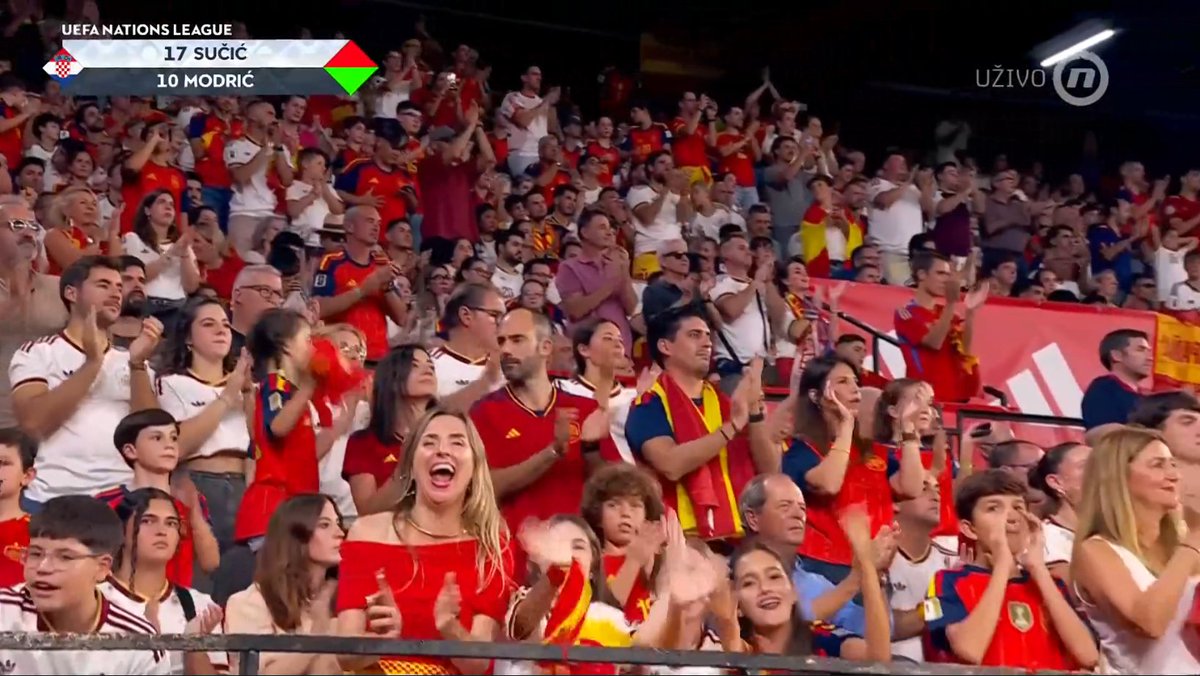 CroatiaFooty's tweet photo. 81': Luka Modrić comes on, and the Spanish crowd gives him a standing ovation and chants:

"LUKA LUKA" 🇭🇷🐐 https://t.co/gls1ulnYp5