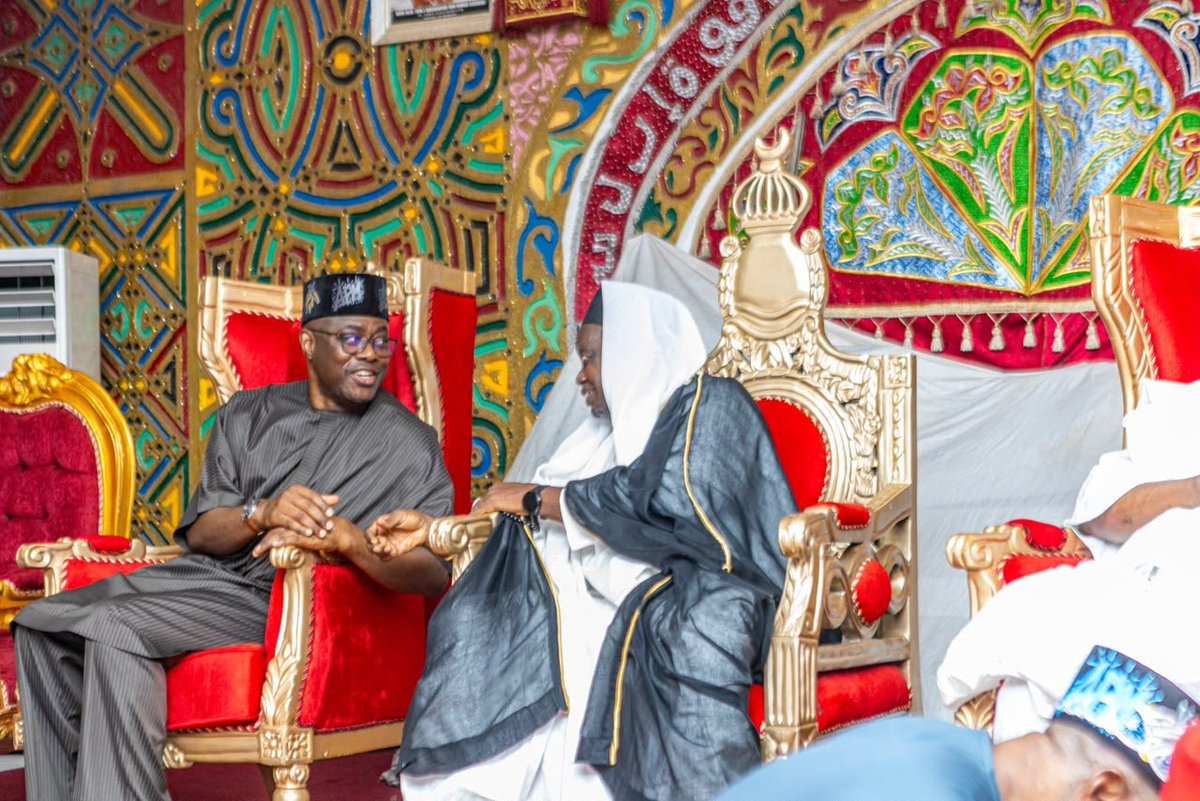APM_Update's tweet photo. APM Presidential Candidate Seyi Makinde Assures North Central of Inclusive Manifesto Following High-Level Town Hall and Emir of Lafia Visit

Town Hall Meeting (Nasarawa State)

· APM presidential campaign held a major Town Hall in the North Central zone, https://t.co/g7whFHXtuR