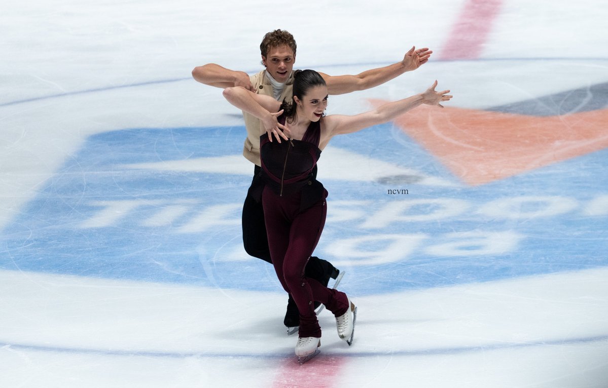 byncvm's tweet photo. the room where it happened 🎭

#carolinegreen #michaelparsons https://t.co/eApzgm4QhV