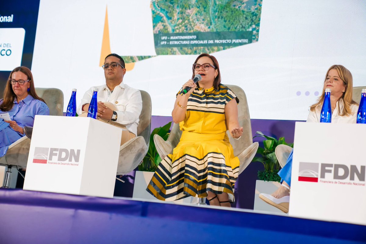 mmarguiguerra's tweet photo. Hoy desde Barranquilla participé en el XVII Encuentro Regional de Infraestructura junto a los gobernadores del Caribe. 

Presenté los proyectos que necesita el Magdalena y seguiré buscando el apoyo del Gobierno Nacional para hacerlos realidad.

Queremos mejores vías, más conexión entre nuestros municipios y obras que mejoren la vida de todas y todos.