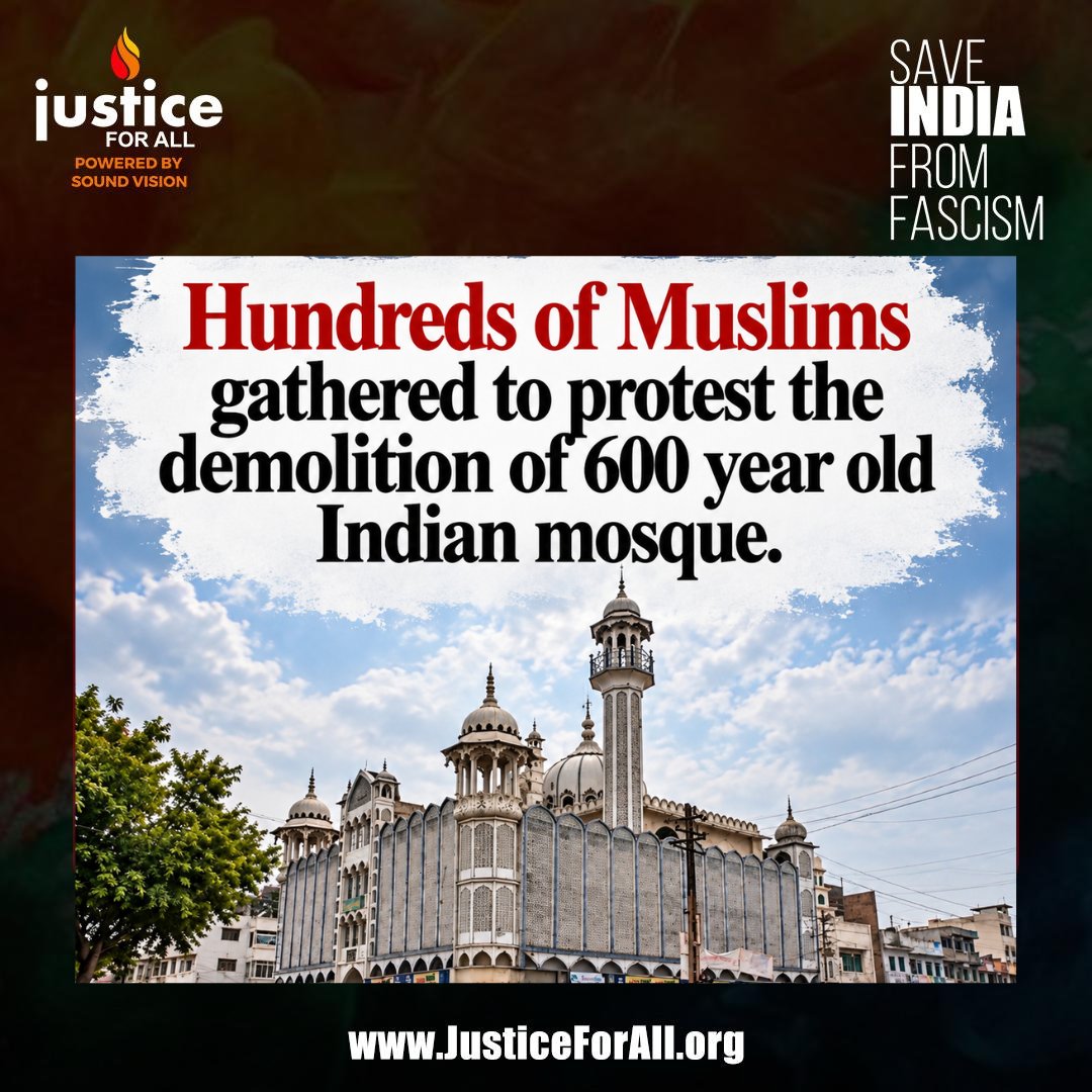 SaveIndiaOrg's tweet photo. 📍Ujjain, Madhya Pradesh - Hundreds of Muslims gathered to protest the partial demolition of centuries- old Shahi Masjid.

The BJP-led state government says the action is required to widen roads ahead of the 2028 Simhastha Kumbh, a Hindu pilgrimage.

#SaveIndiaFromFascism https://t.co/JFJT6gPfuq