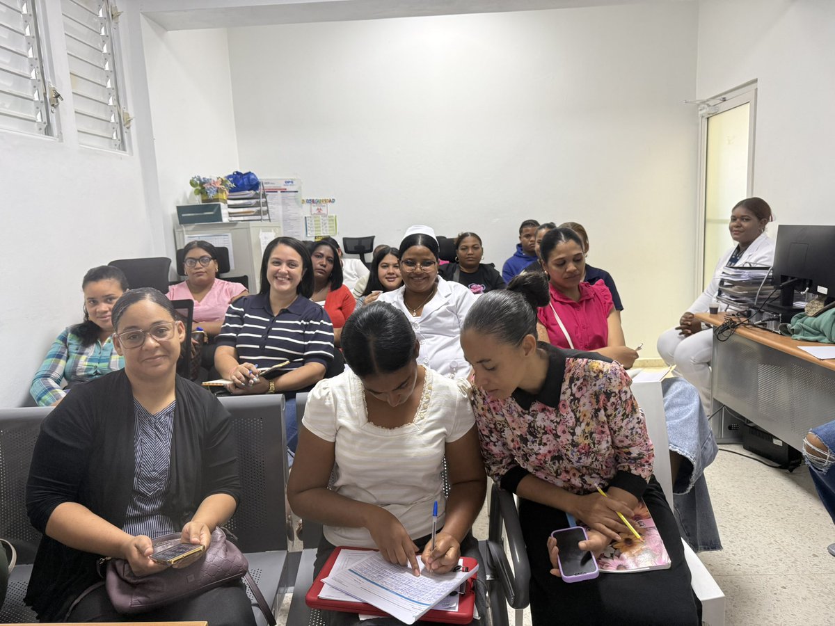 Hospitaljima's tweet photo. En nuestro centro hospitalario se llevó a cabo una capacitación sobre precisión en la administración de medicamentos, dirigida al personal de enfermería y médico, con el propósito de fortalecer los conocimientos y las buenas prácticas relacionadas con la seguridad del paciente. https://t.co/DwR6QAl29c