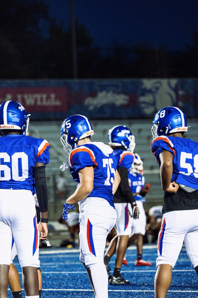 swif33984's tweet photo. Jesse Swift C/O 2030 OL/DL 
Folsom High 
All ways putting in work
Getting better everyday 
6ft 210lbs

#oline
#FHS https://t.co/s2BYILs7Az