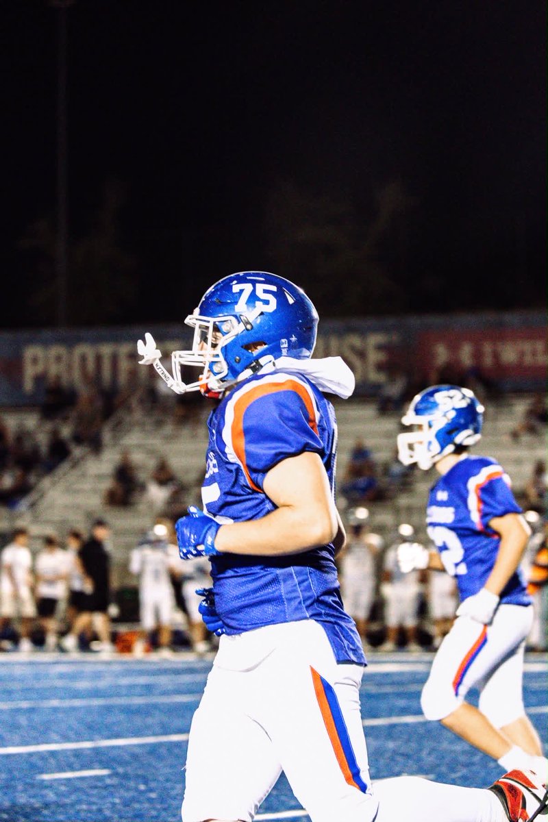 swif33984's tweet photo. Jesse Swift C/O 2030 OL/DL 
Folsom High 
All ways putting in work
Getting better everyday 
6ft 210lbs

#oline
#FHS https://t.co/s2BYILs7Az