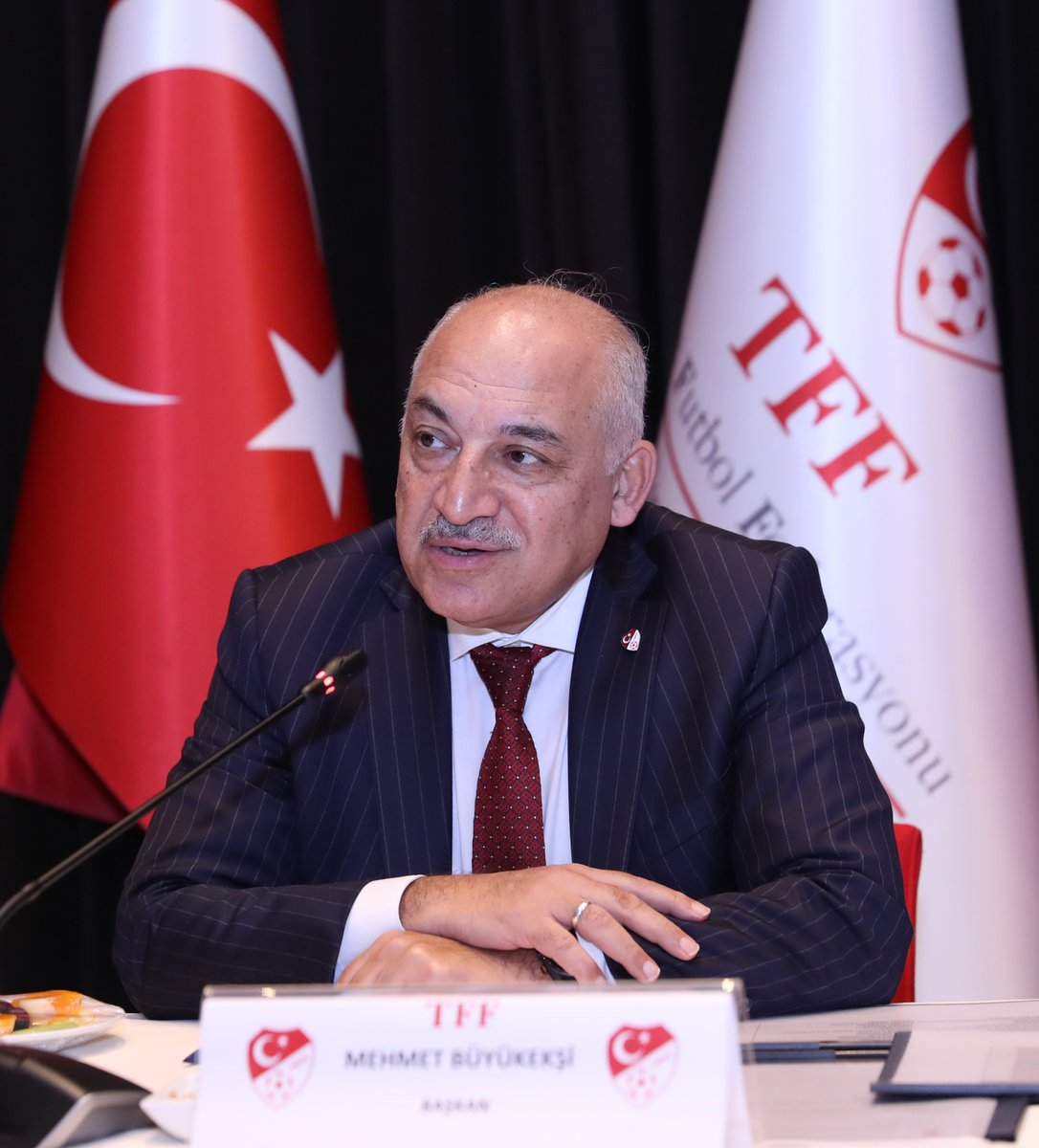 ned1907's tweet photo. Futbolda adalet isteyen, telefonlarında çift bylock kullanan, has Fetöcü Mehmet Büyükekşi dönemini araştırıp cezalandırır.
Şimdi yapılan, Akp lilerin Fon vurgununu gölgelemek.
Kusura bakmayın.
İnandırıcı gelmiyor. https://t.co/mmHJjCLeiq