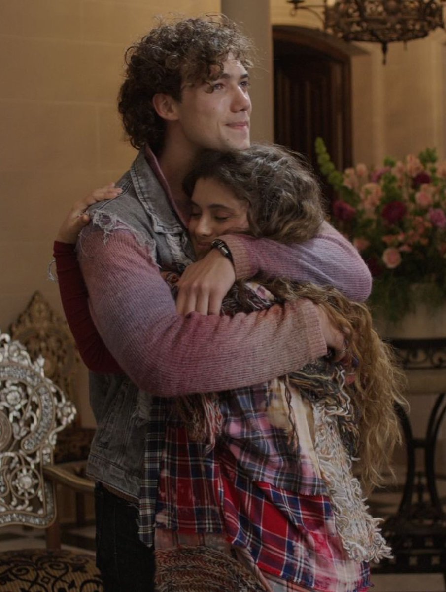 loryarianator's tweet photo. YO NO LLORO USTEDES LLORAN
como vas subir una foto tan hermosa 🥺🥺🥺🥺🥺🥺 https://t.co/49dfKbre0I