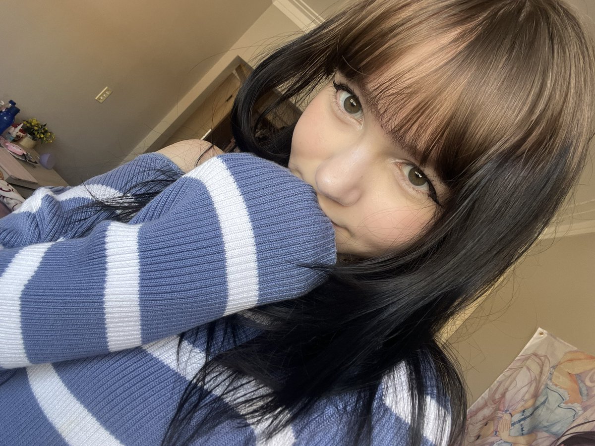 internet1angel1's tweet photo. green eyes like reze 😓 https://t.co/CEc455LdUe