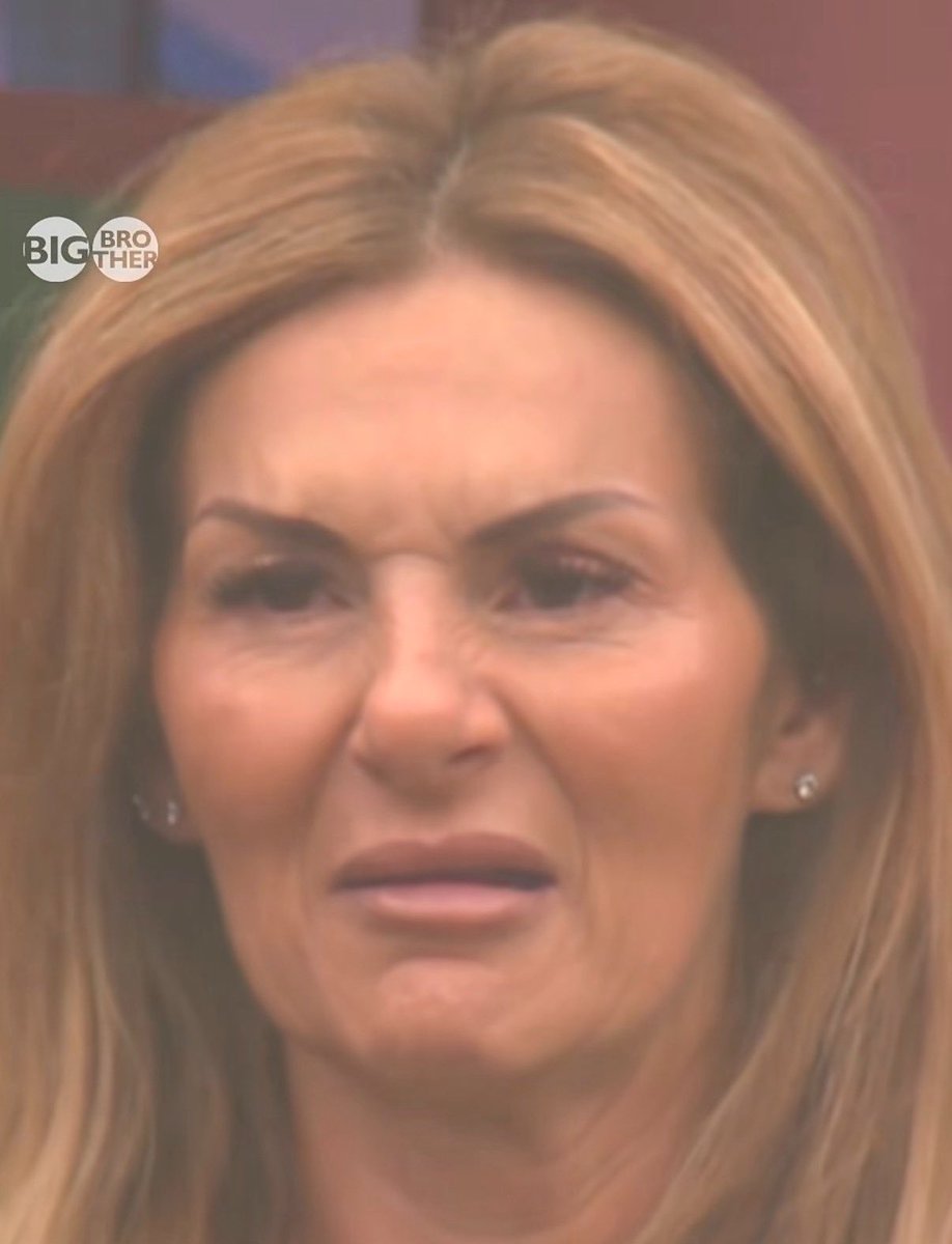 dollredemption's tweet photo. @bbuk Rochelle listening to Johanne talk about herself #BBUK https://t.co/VNsxquGk7e