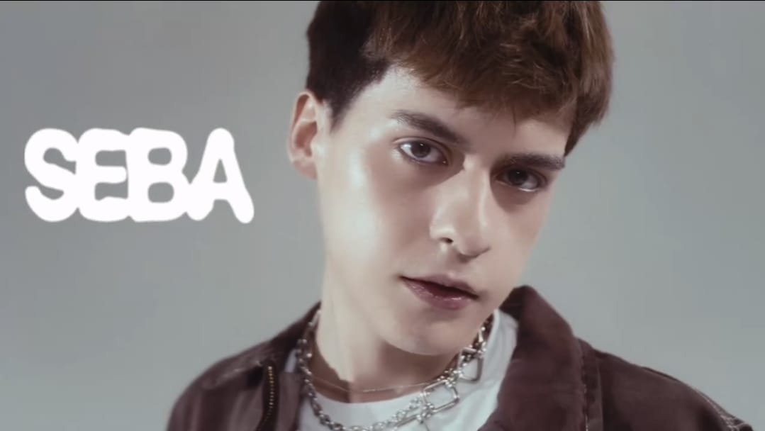 aqrossbase's tweet photo. La Hora estuvo ahí y conversó en exclusiva con Seba de AQROSS, quien contó cómo vivieron la creación del nuevo disco: "Ha sido muy interesante todo este proceso para crear el nuevo álbum. Estoy muy emocionado de que la gente vea lo que tenemos preparado". https://t.co/aUwr9c0DOW