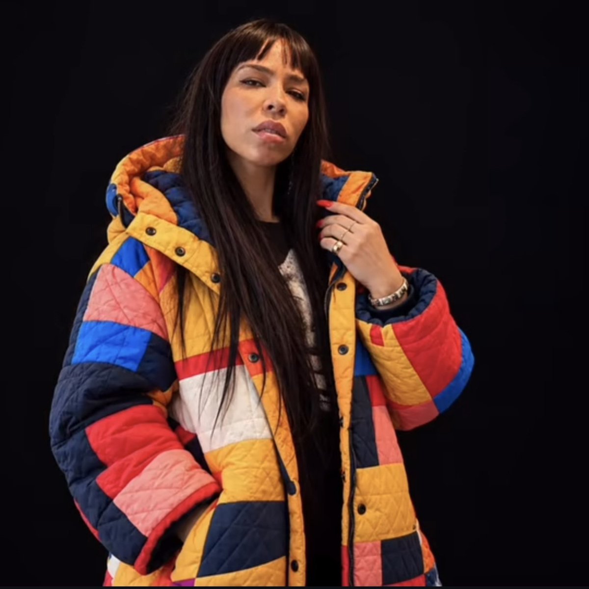 ouve_muito's tweet photo. 🚨 Flora Matos atualizou o “FLOWRA FM - DISCO VOADOR 4”.

A nova versão conta com mudanças na ordem da tracklist e uma mixagem atualizada. https://t.co/TdVpoO9ogx
