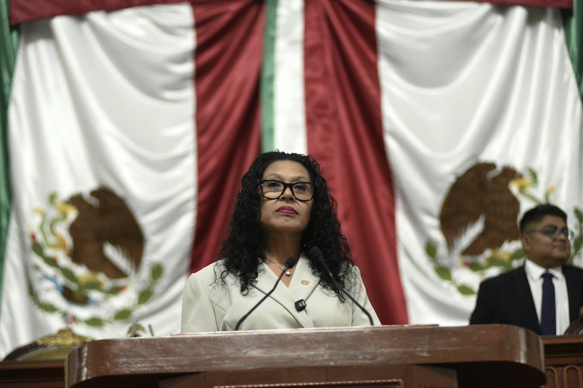 RosarioMorales_'s tweet photo. ⚖️ ¡La protección de las mujeres debe ser efectiva!

Hoy, desde el Congreso de la Ciudad de México, presenté una iniciativa para fortalecer la certeza jurídica en las medidas de protección en materia penal.

La propuesta busca establecer reglas claras para su impugnación, modificación, ratificación o cancelación, conforme a lo establecido en el Código Nacional de Procedimientos Penales.

Porque proteger a las mujeres también significa garantizar que las instituciones actúen con legalidad, responsabilidad y perspectiva de género.💜 

#RosarioMorales #DiputadaDelPueblo #ÁlvaroObregón #CDMX