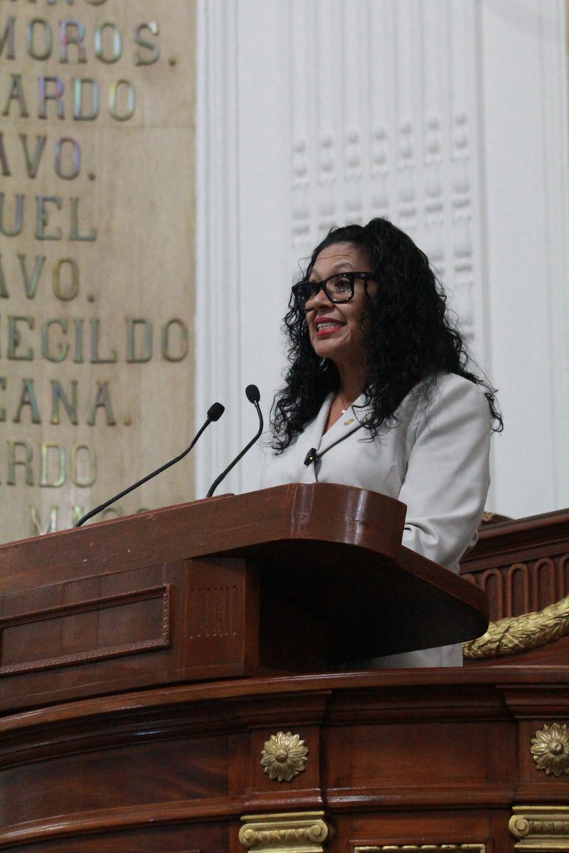 RosarioMorales_'s tweet photo. ⚖️ ¡La protección de las mujeres debe ser efectiva!

Hoy, desde el Congreso de la Ciudad de México, presenté una iniciativa para fortalecer la certeza jurídica en las medidas de protección en materia penal.

La propuesta busca establecer reglas claras para su impugnación, modificación, ratificación o cancelación, conforme a lo establecido en el Código Nacional de Procedimientos Penales.

Porque proteger a las mujeres también significa garantizar que las instituciones actúen con legalidad, responsabilidad y perspectiva de género.💜 

#RosarioMorales #DiputadaDelPueblo #ÁlvaroObregón #CDMX