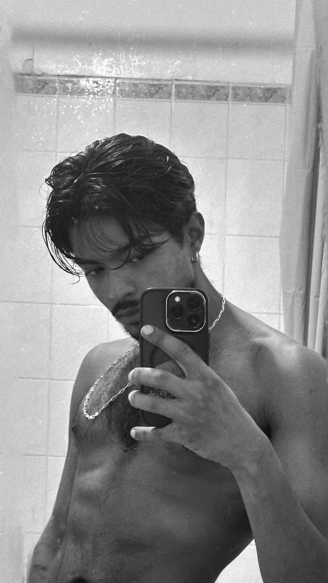 alanadelsul's tweet photo. postei essas no ig, em meus olhos percebe a mesma tristeza que eren possuía em seus olhos https://t.co/Kr9ozTsflt