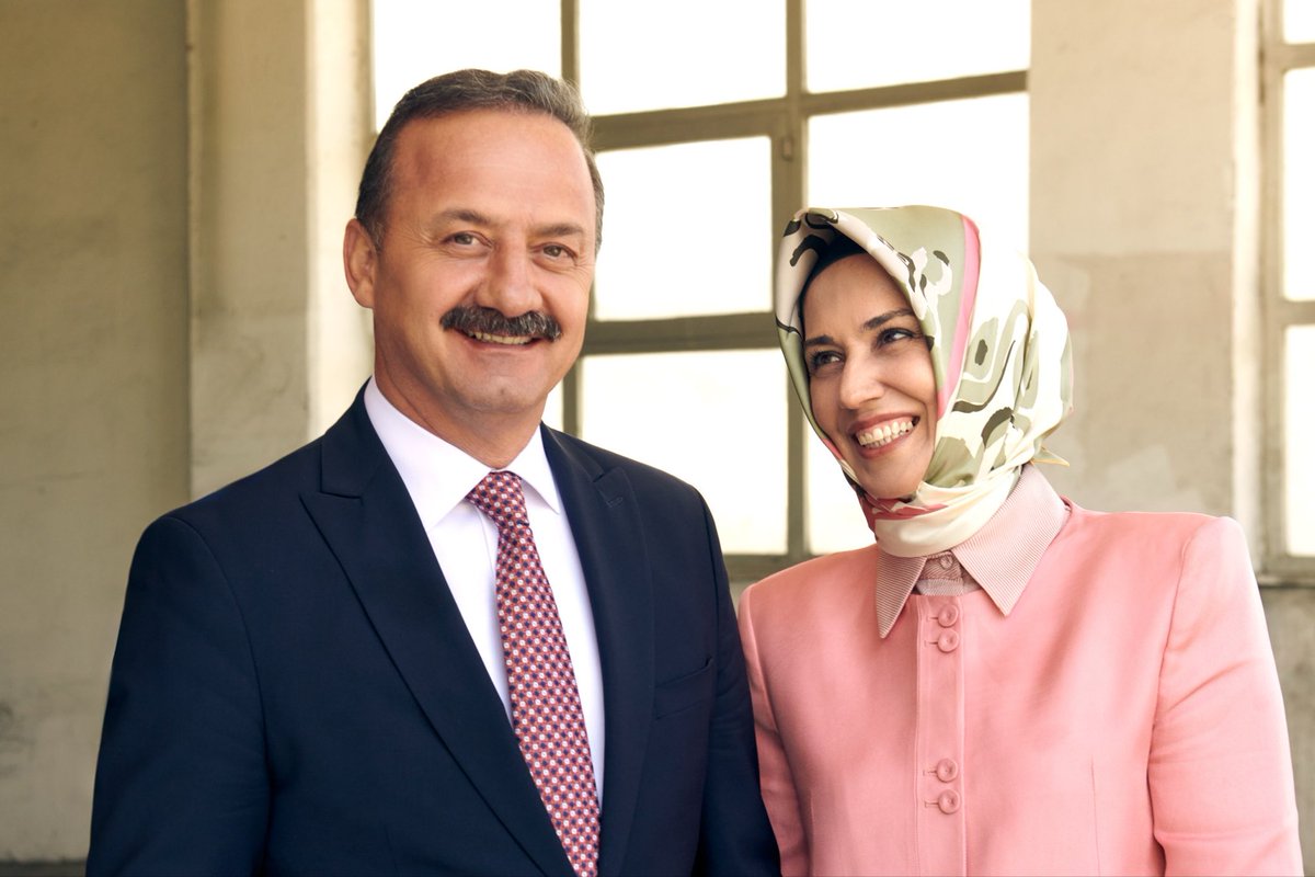 nihal01's tweet photo. Asıl meseleye dönelim mi artık?

#fonmağdurları #YavuzAğıralioğlu https://t.co/9rzZcuq6d8