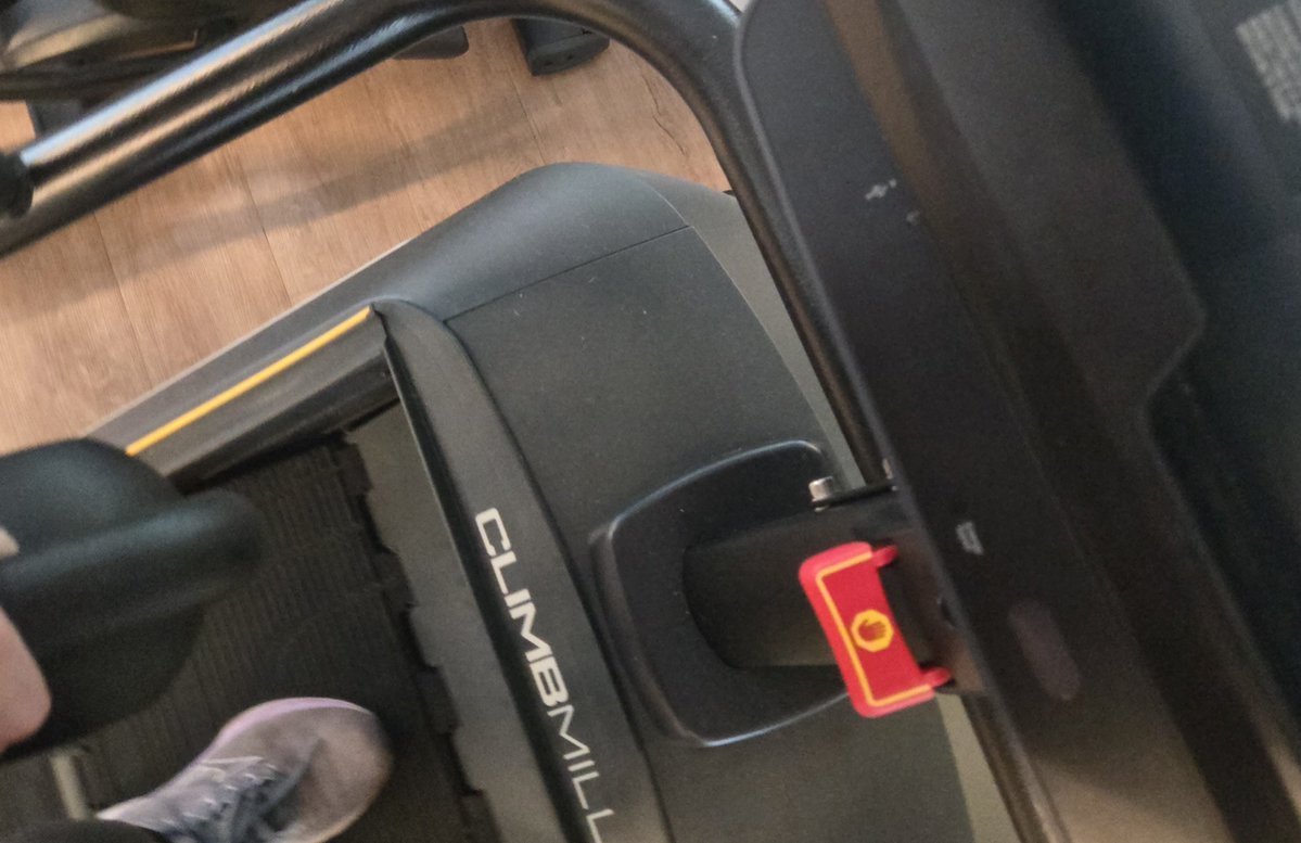 L_onlyL's tweet photo. Feels good to be done😂
#workout https://t.co/8FzlTtsjfq
