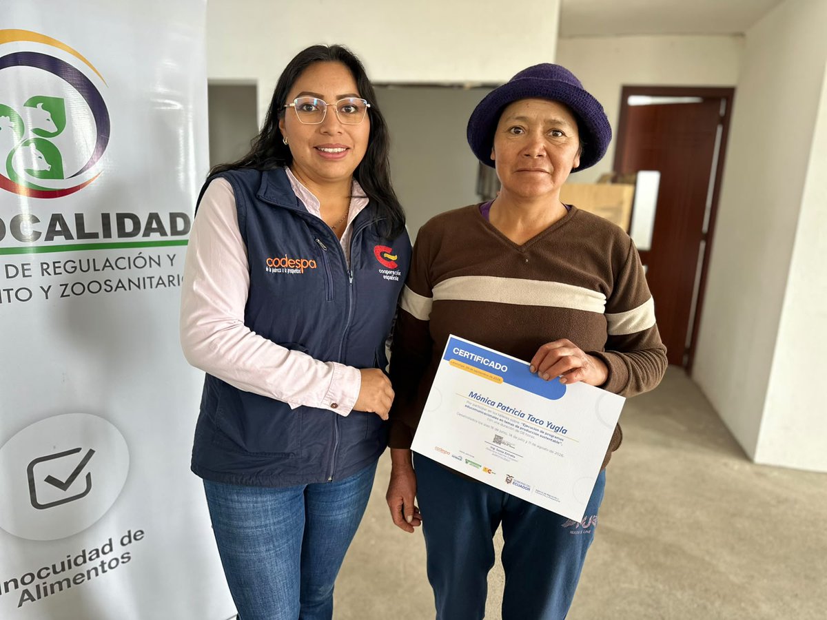 AgrocalidadZ3's tweet photo. ✅| #ProtegemosLoQueConsumes 

En Cotopaxi junto a @aecidecuador, @CODESPA y @GADPCotopaxi, entregamos certificados a productores de ASPRALNUES, participantes del programa Educomunicacional, fortaleciendo la producción orgánica.

#ProtegemosElAgroEcuatoriano 💪🏻 https://t.co/FCgBVUXZiH
