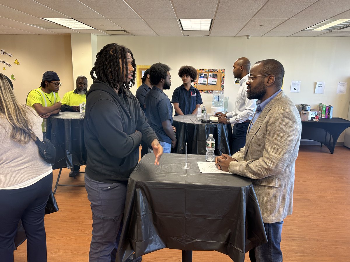 NewCommunityCor's tweet photo. Congrats to NCCTI for hosting its first Speed Networking Event on Sept. 18! Students practiced interviewing and networking with professionals in healthcare, automotive, and construction/building trades. Here’s to new connections and bright futures! https://t.co/cBPD4WrPI4