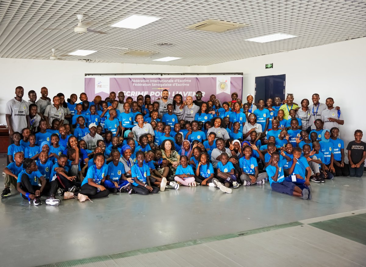 FIE_fencing's tweet photo. The FIE’s Fencing for the Future Training Camp brought together young people, Olympians, national team fencers and the wider fencing community ahead of Dakar 2026.🤺🇸🇳

What happened during the week?

* 🤺 Training with four Olympians
* 🌍 20 young refugees joining through the new FIE–UNHCR partnership
* 🫱🏽‍🫲🏾 Practical sessions with Senegalese national team fencers
* 🛡️ Safe sport, fair play and sustainability sessions
* 🔥 A close-up encounter with the Olympic Flame
* 👟 Equipment donated to support local schools and future fencers

Read the full story from Dakar 👉🏻 https://t.co/kDMAVdGhlC

#fencing #escrime #esgrima #dakartrainingcamp #Dakar2026
