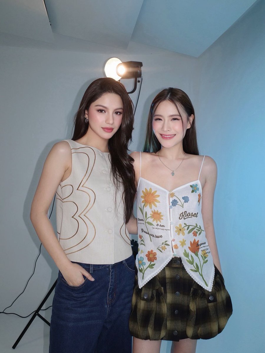 SPUSAOFC's tweet photo. [2026-09-29] Shelly Instagram Update 📸

"Shelly x Pundao - ฝันลำเอียง [Live Session] OUT NOWWW!!!

Have you listened to it yet? What do you think? Do you like it? 💖🎤✨️"

🔗 https://t.co/LNc3U9X54J

#shellybenda #evershelly #shellypundao https://t.co/UKJSBH7Q7G