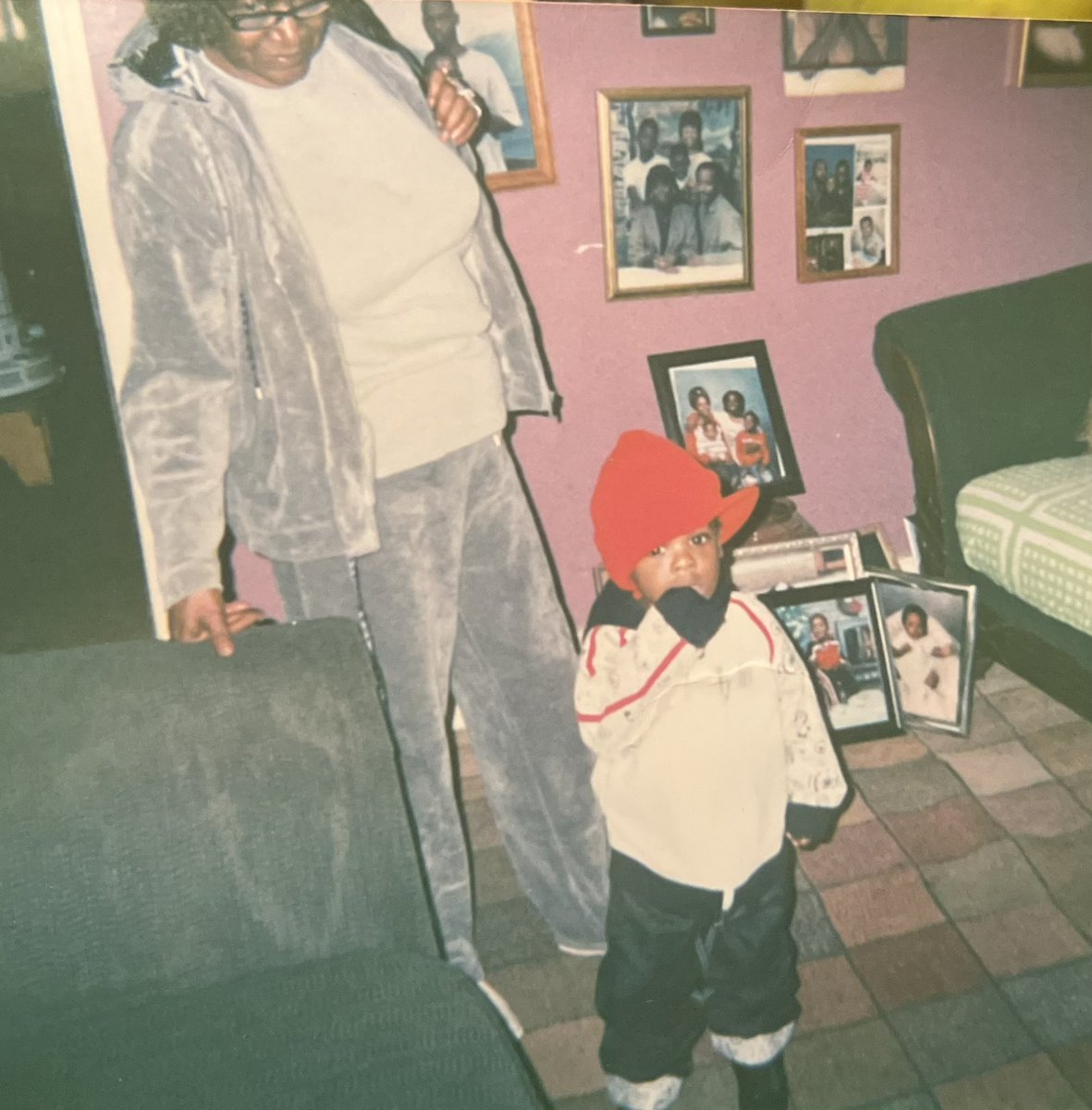 dtretv's tweet photo. granny cool ahh❤️‍🔥 https://t.co/9DiCWvqwBw