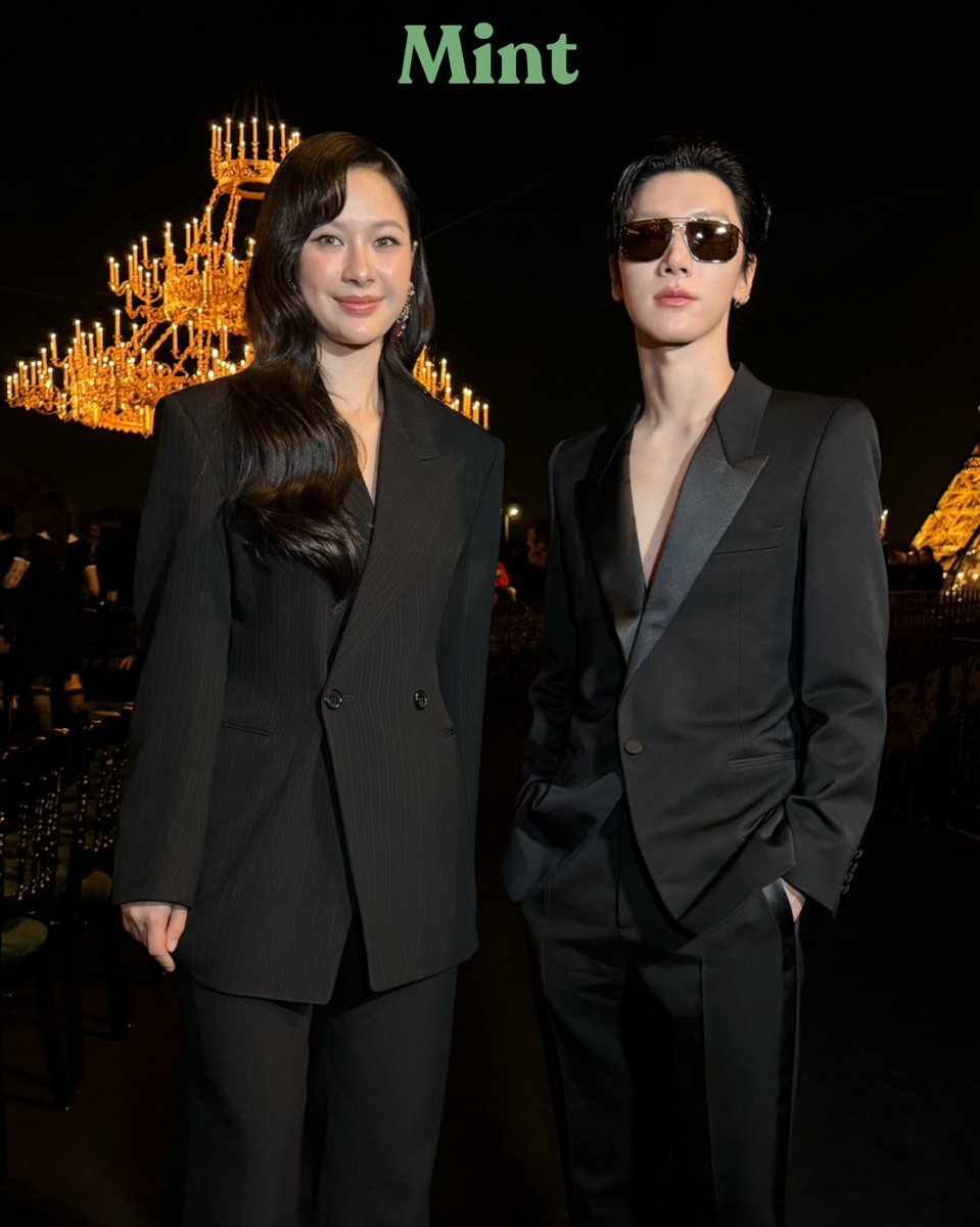 mintmag_th's tweet photo. คนไทยปังไม่ไหว!  #MintReports เสิร์ฟภาพสอง Saint Laurent Brand Ambassador ‘เตนล์ - มิ้ลค์’ อวดลุคฟร้อนท์โรว์ชมโชว์  #SaintLaurentSS27  ณ ปารีส ประเทศฝรั่งเศส 💚

#YSLxMilkPansa #SaintLaurentxTEN
#MilkPansa  #TEN
#TENforYSLPFW27 
#YSL #SaintLaurent 
#MintMagTH https://t.co/Flv5QMjIlp