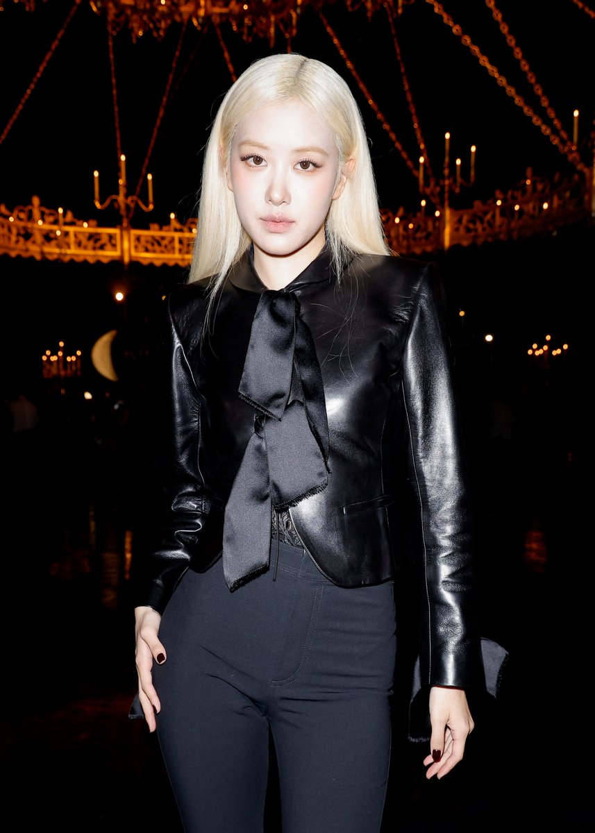 lessencestudios's tweet photo. Saint Laurent global brand ambassador Rosé attends the Saint Laurent Spring/Summer 2027 show at Paris Fashion Week.

#SaintLaurentSS27 #Rosé https://t.co/BDWQjqnC7n