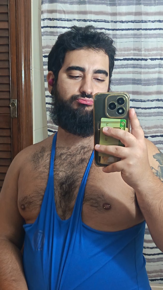 BeefyDaruma's tweet photo. sweaty gym leggings https://t.co/bpvrxu1Fgq
