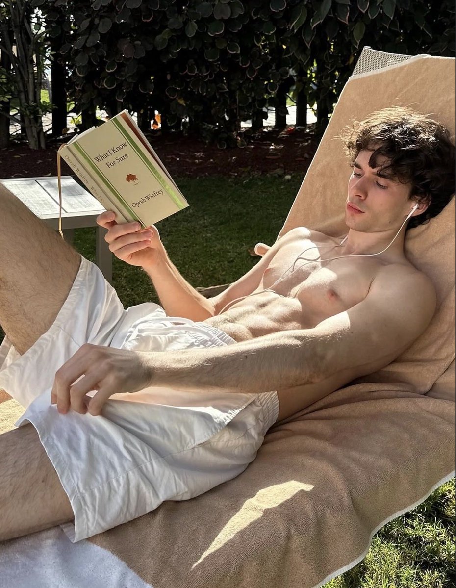 d1stoneur's tweet photo. Xantiago 

21. Bi. Not interested. Basque &amp; Dutch.
Non-toxic gym bro. Political analyst.
Loves the outdoors. Worst chef ever.
Wine enthusiast. Vinyl collector. Stoner.
Literate. MV. MS. 25 ooc. nsfw. Dm’s open.

                            ⠀ ♡ + ↺ https://t.co/NrtpeCuJEU
