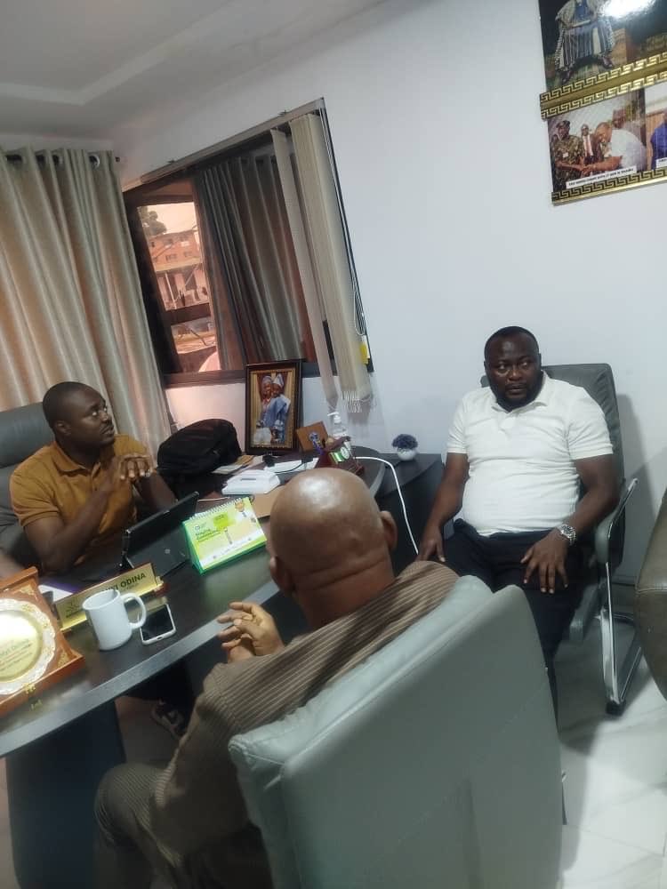 PoysnOfficial's tweet photo. The POYSN applauds Mr. Olaniyi Odina, CEO of Green Lunar Nig. Ltd, for hosting Barr. Pelumi Olajengbesi at Green Lunar HQ, Lagos.

Their discussion focused on youth development, leadership &amp; the future of Ijesa North ahead of 2027.

Mr. Odina described Barr. Olajengbesi as a " https://t.co/EjNJQcJz8v