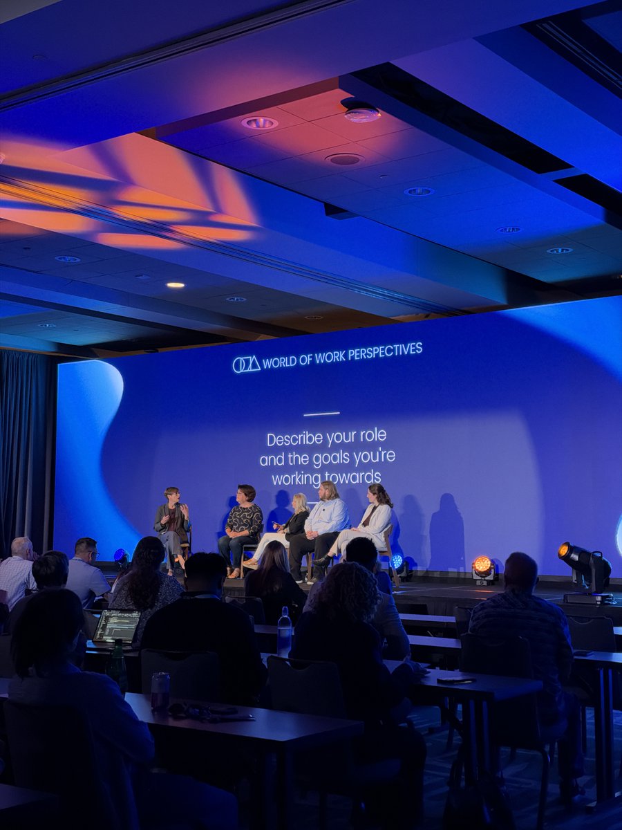 appspace's tweet photo. Day 2 of #AppspaceWOW brought customer perspectives to the stage, with a closer look at their roles, the goals they’re working toward, and what a better workplace experience means for their teams. 🩵

#AppspaceWOW #WorkplaceExperience https://t.co/Gp8fD8Q9ZQ