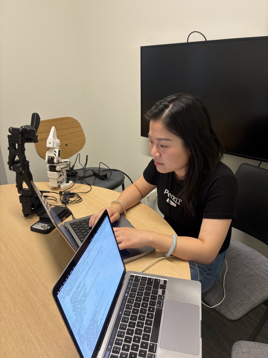 JolinJiao's tweet photo. Everyone else at this agent hackathon brought laptops.
We brought two robot arms. 🦾🦾

Collaborative agents, but make it physical.

@flwrlabs @Stanford @lj_ships https://t.co/4Sa8E7SFFg