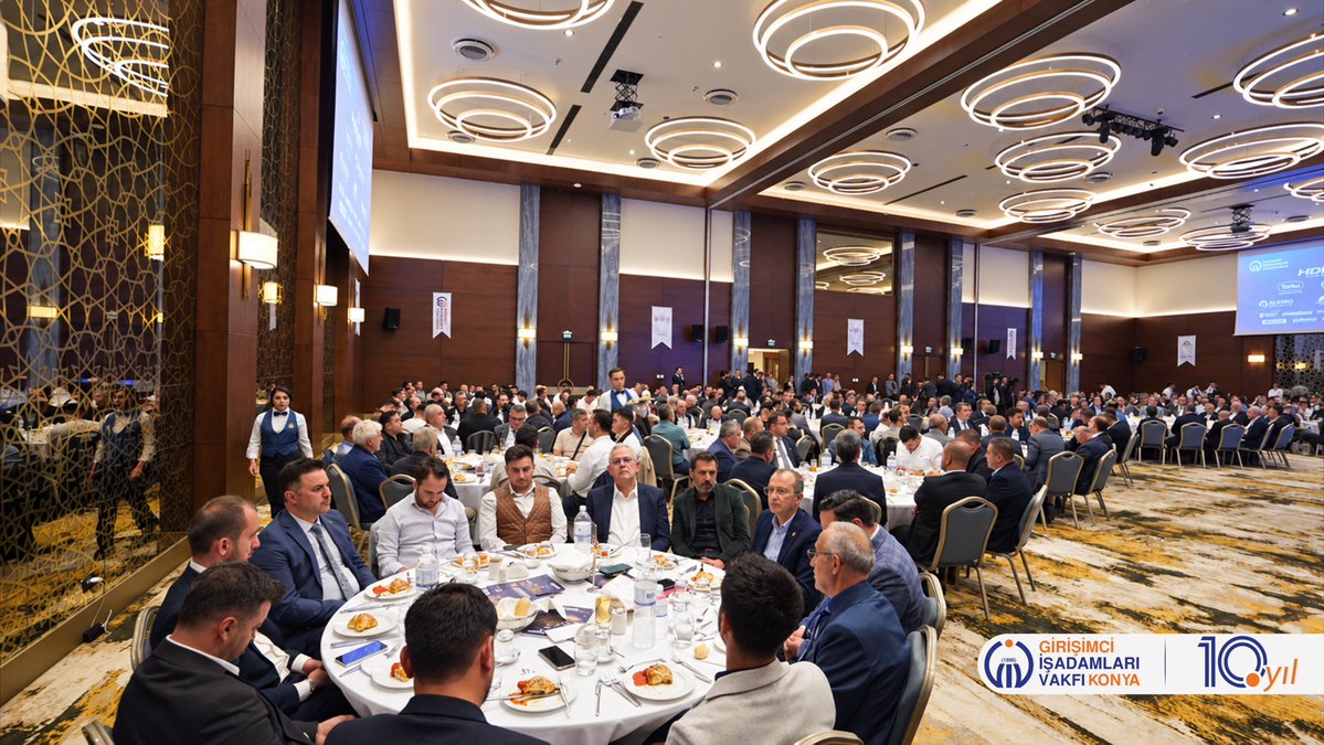 GivKonya's tweet photo. 10 yıldır girişimden geleceğe…

Girişimci İş Adamları Vakfı Konya Şubemizin 10. yılını; geçmişten bugüne aynı ideal etrafında yol yürüdüğümüz dostlarımız ve üyelerimizle birlikte kutladık.
10 yılın emeğini, birlikteliğini ve hatıralarını aynı sofrada buluşturduk.#GİVKonya #10Yıl https://t.co/SON9XtzQ0e