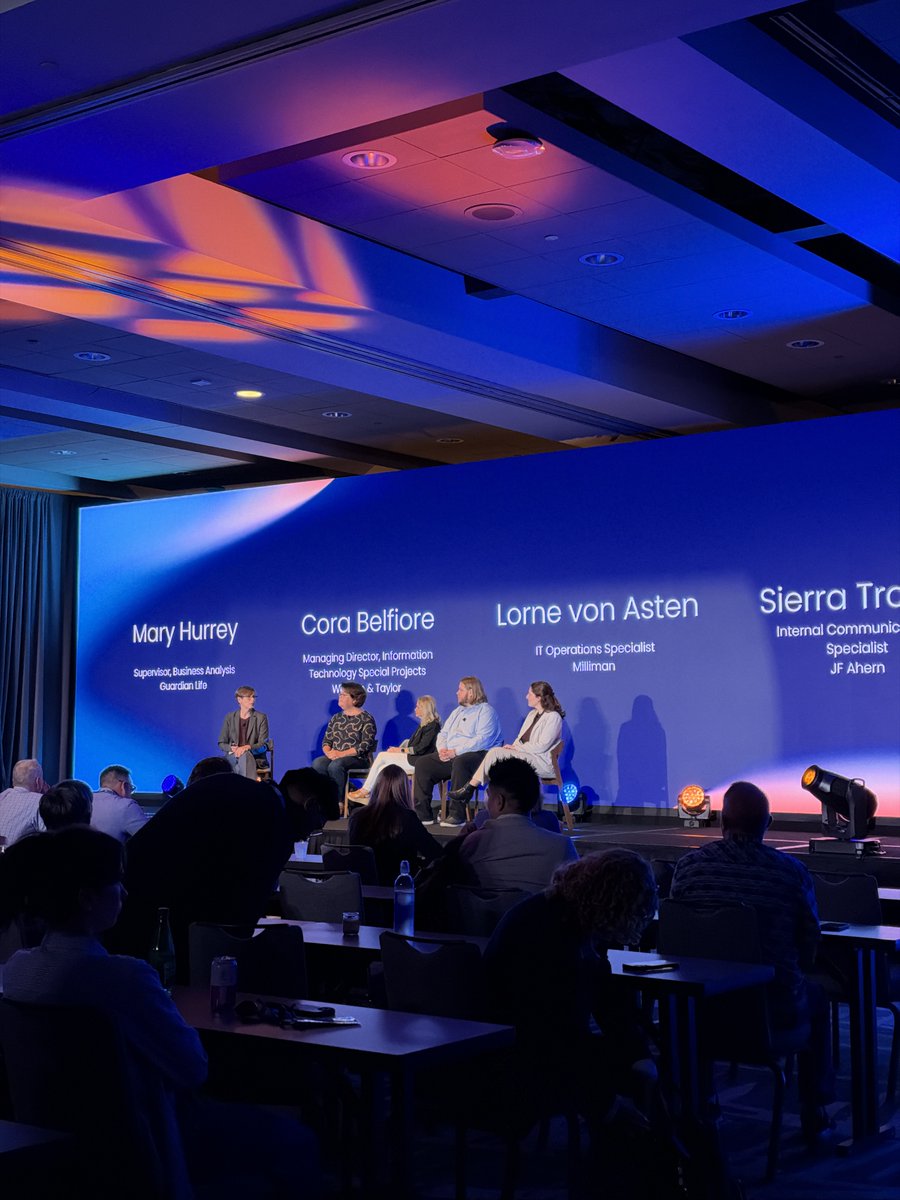 appspace's tweet photo. Day 2 of #AppspaceWOW brought customer perspectives to the stage, with a closer look at their roles, the goals they’re working toward, and what a better workplace experience means for their teams. 🩵

#AppspaceWOW #WorkplaceExperience https://t.co/Gp8fD8Q9ZQ