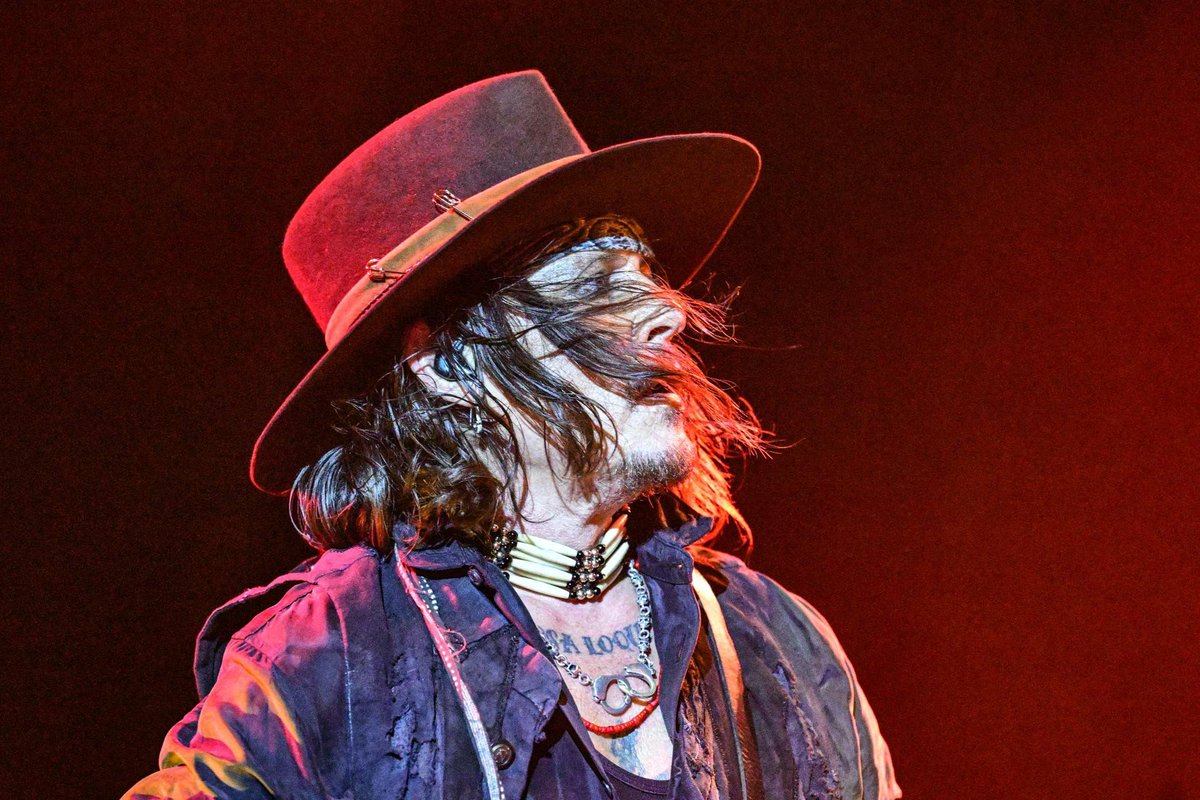 FortonSusan's tweet photo. I miss seeing Johnny on my timeline. More Johntent please!! ๐ธ๐ฅ๐ธ๐ฅ๐ธ
#JohnnyDepp
#JohnnyDeppIsARockStar
#JohnnyDeppForever https://t.co/JDKdSbSJp4