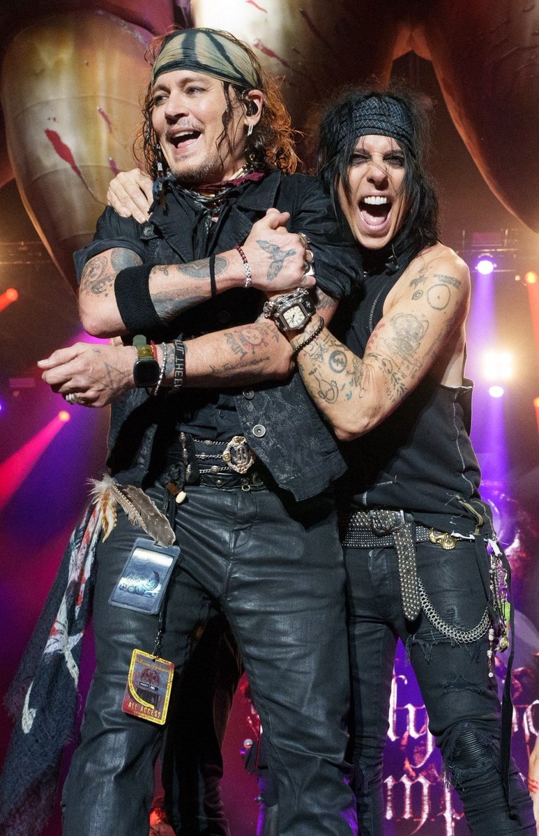 FortonSusan's tweet photo. I miss seeing Johnny on my timeline. More Johntent please!! ๐ธ๐ฅ๐ธ๐ฅ๐ธ
#JohnnyDepp
#JohnnyDeppIsARockStar
#JohnnyDeppForever https://t.co/JDKdSbSJp4