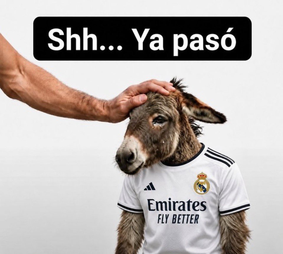 RichardCely's tweet photo. @As_TomasRoncero @cucurella3 Pobre..y aún piden el balón de oro para Mbappe😂😂🤡🤡🤡🤡🤡 https://t.co/J8aUIIA67A