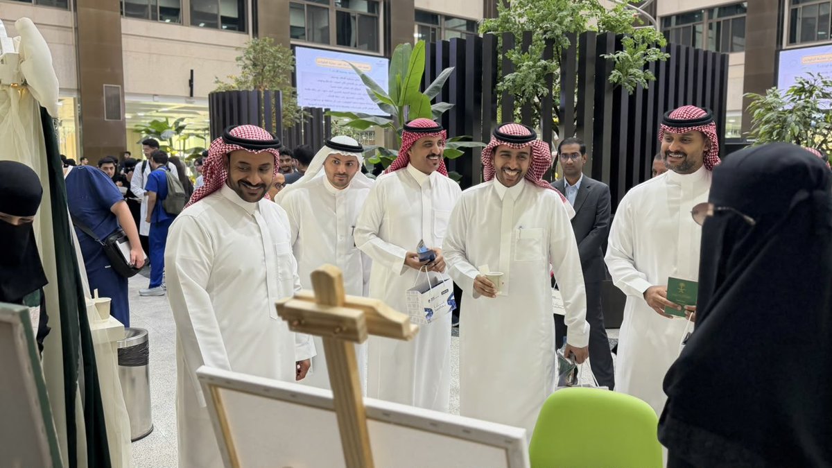 ph1_lina's tweet photo. رغم التعب والجهد الي بذلناه الا أننا طلعنا بحفل وطني أقل ما يقال عنه ( رائع )
حفل غني بالتفاعل بدايةً من أعضاء هيئة التدريس وأنتهاء بالطلاب 
فدنا ، وأستفدنا ، شكرًا للجميع وأكييييييد والمهم والأهم دائمًا @Saidal_iau لان مافيه أبداع يكون تحت أسم الكلية ماكان أساس نجاحة صيدل 🤍 https://t.co/mBdUzyRGa7
