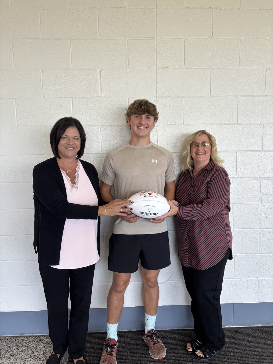 SVCardsFootball's tweet photo. #23 Grafton Stout is the Week 6 Finnicum Hometown Insurance Agency Player of the Game!
⭐️
Stout had 13 total tackles in the Cardinals game against Claymont, 9 of which were solo. He also caused one fumble for the Mustangs. Go Grafton! https://t.co/6OPwWJNqFk