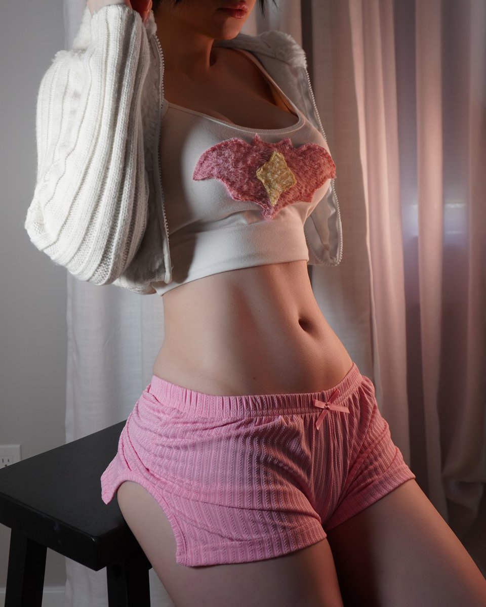 reyawren's tweet photo. Jubilee brought her soft pillows to the pajama party https://t.co/RdupQMqyGg