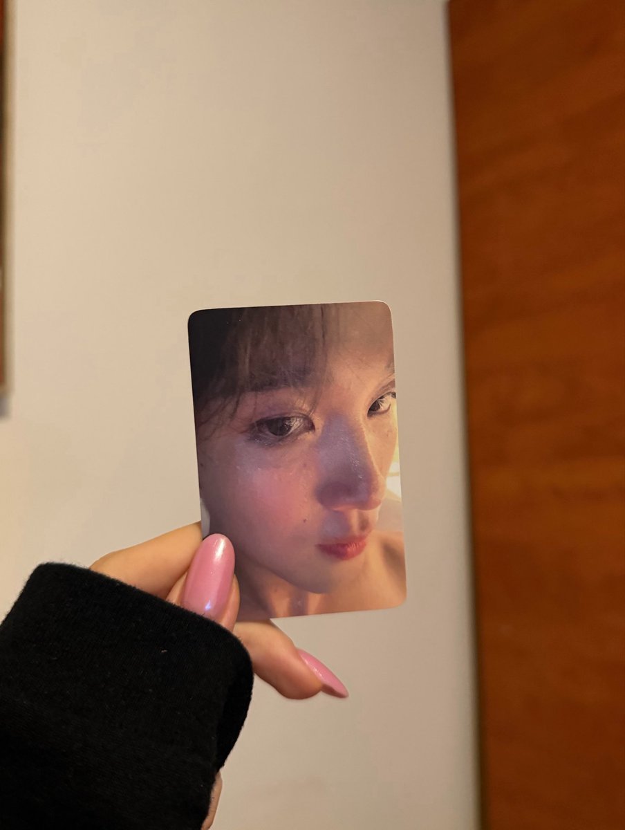 lovinghaech's tweet photo. a very important item in my possession https://t.co/PbFgOFQXao