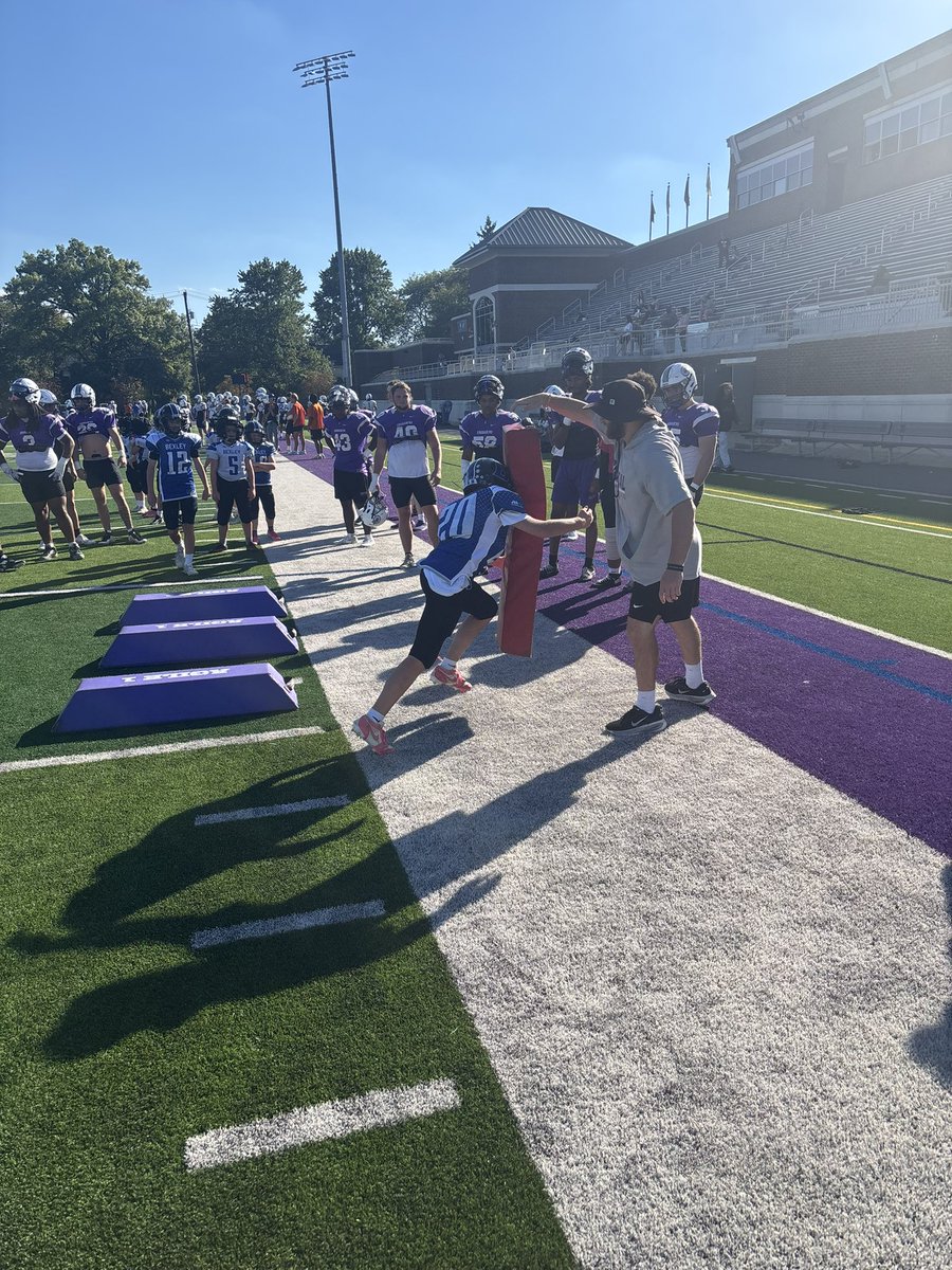 Coachcalexander's tweet photo. Bexley youth joint practice part 3 https://t.co/oJ6cVB5nio