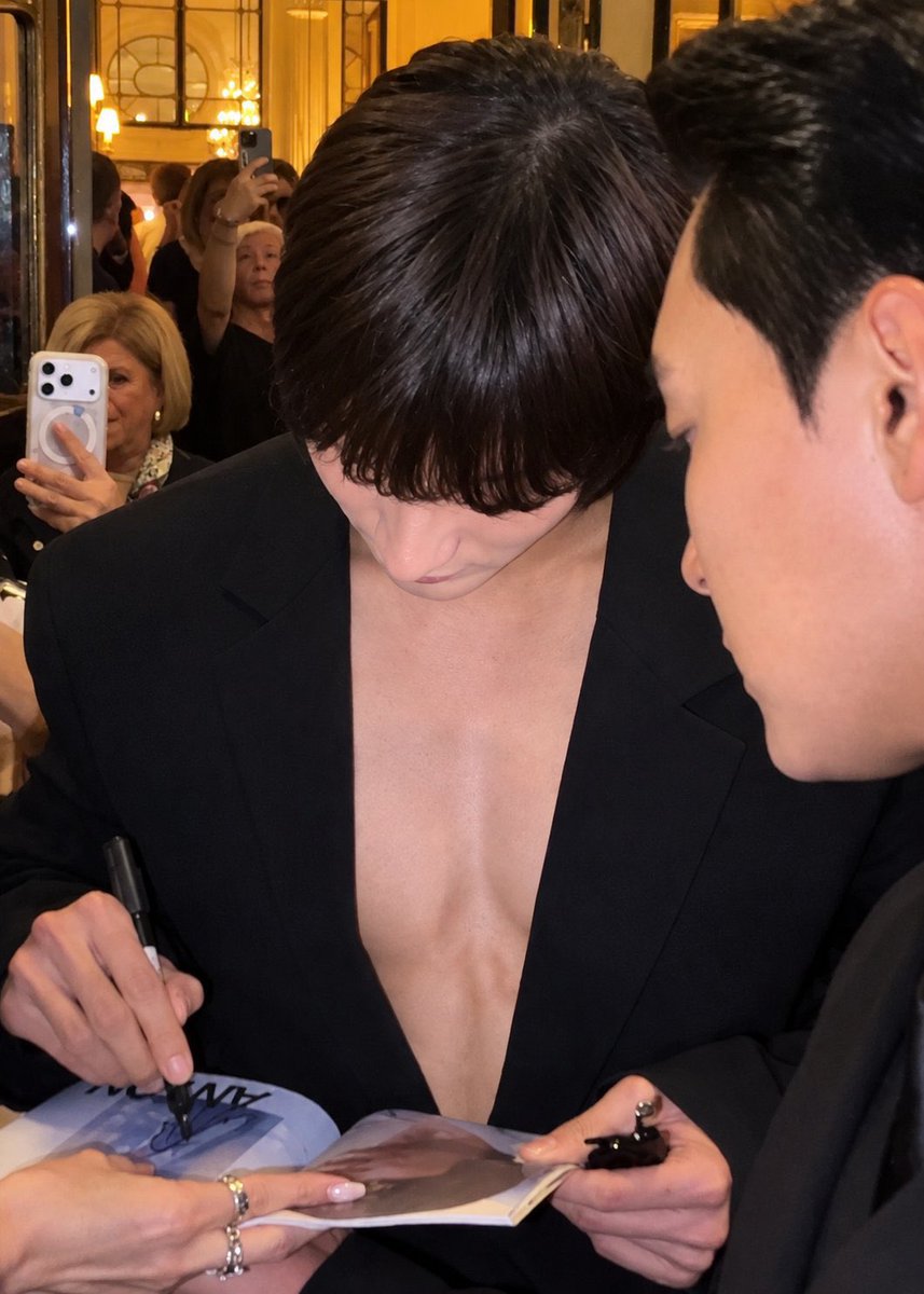 inadeepwater's tweet photo. ดีจังคนสมัยนี้ เปิดอกเข้าหาคน แสดงถึงความจริงใจ https://t.co/NbIzbbJcDu